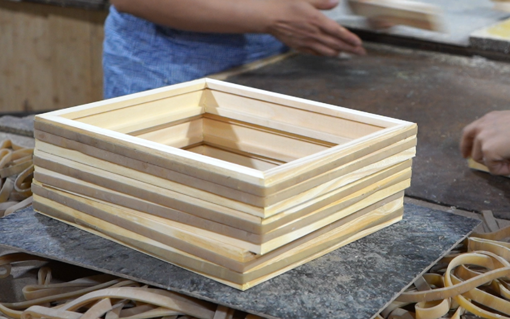 What kind of glue is less likely to crack when assembling at a 45-degree Angle? Then you must take a look at this glue