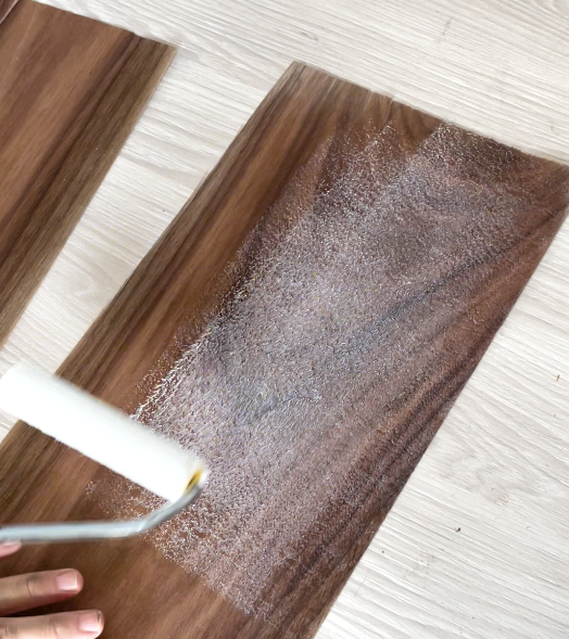 Is the efficiency of applying glue by hand too slow? This glue applicator is a must-see