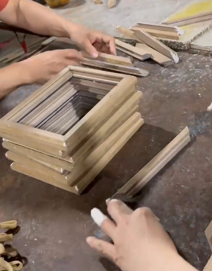 Assembly difficulties and adhesive solutions for 45-degree Angle photo frames