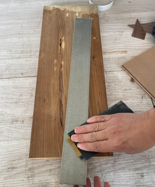 Are there many problems with applying wood veneer to metal furniture? Fushen's exclusive solution ensures a stable fit for three to five years